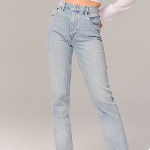 Viral Abercrombie Ultra High Rise 90s Straight Jean Size 27S Light Wash